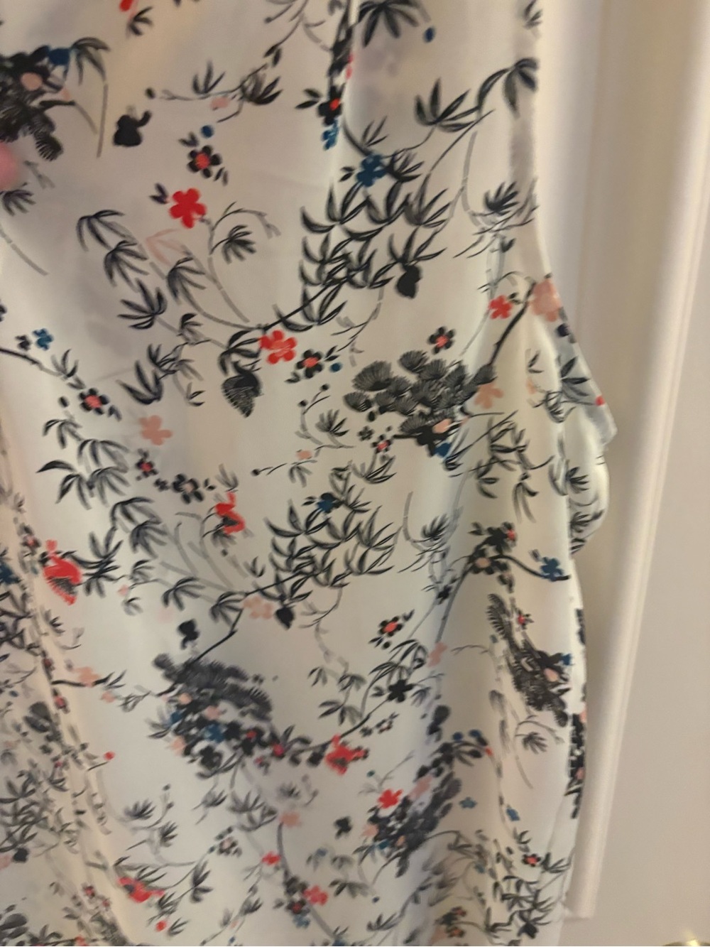 Laundry by Shelli Segal White Floral Sleeveless V-Neck Blouse - Picture 6 of 16